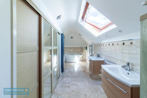 En-Suite Bathroom- click for photo gallery